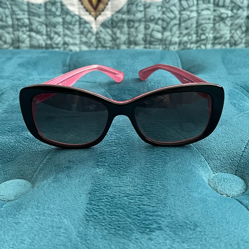 Kate Spade New York Women's Claretta Rectangular Sunglasses Black and Pink